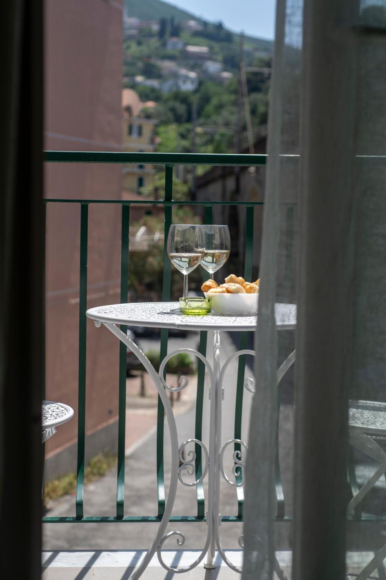 Amoneglia Hotel Luaran gambar